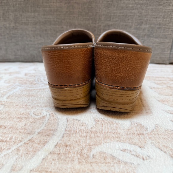 Dansko Professional Clogs Honey Brown Leather Wide Width EU 38 Womens Shoes - Picture 2 of 8
